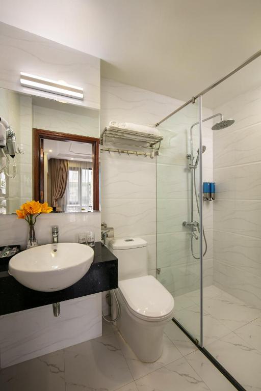 Koupelna v ubytování C'Bon Hotel Do Quang