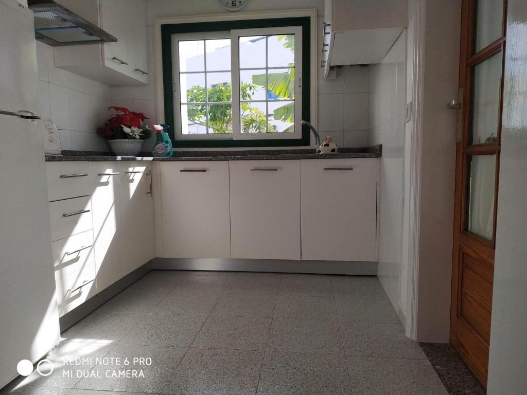 A kitchen or kitchenette at Caracola azul
