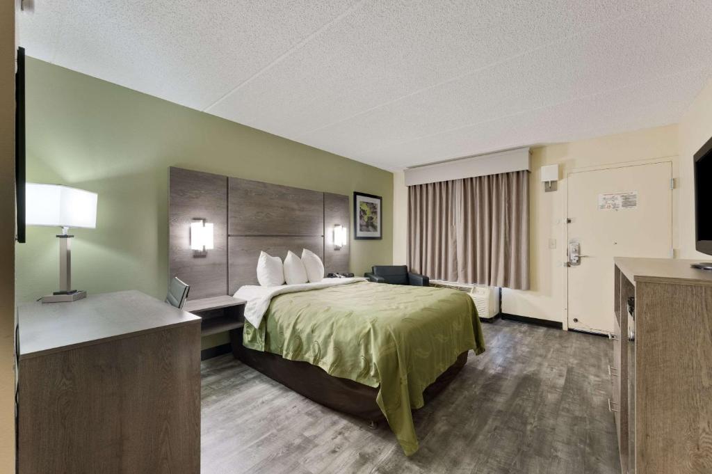 Quality Inn Airport - Southeast photo