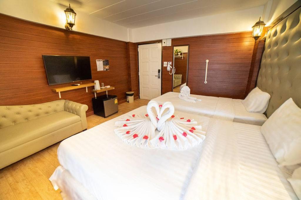 @42 Residence - Resim 30