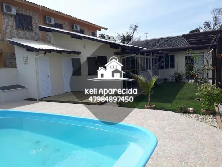  Casa em Canto Grande