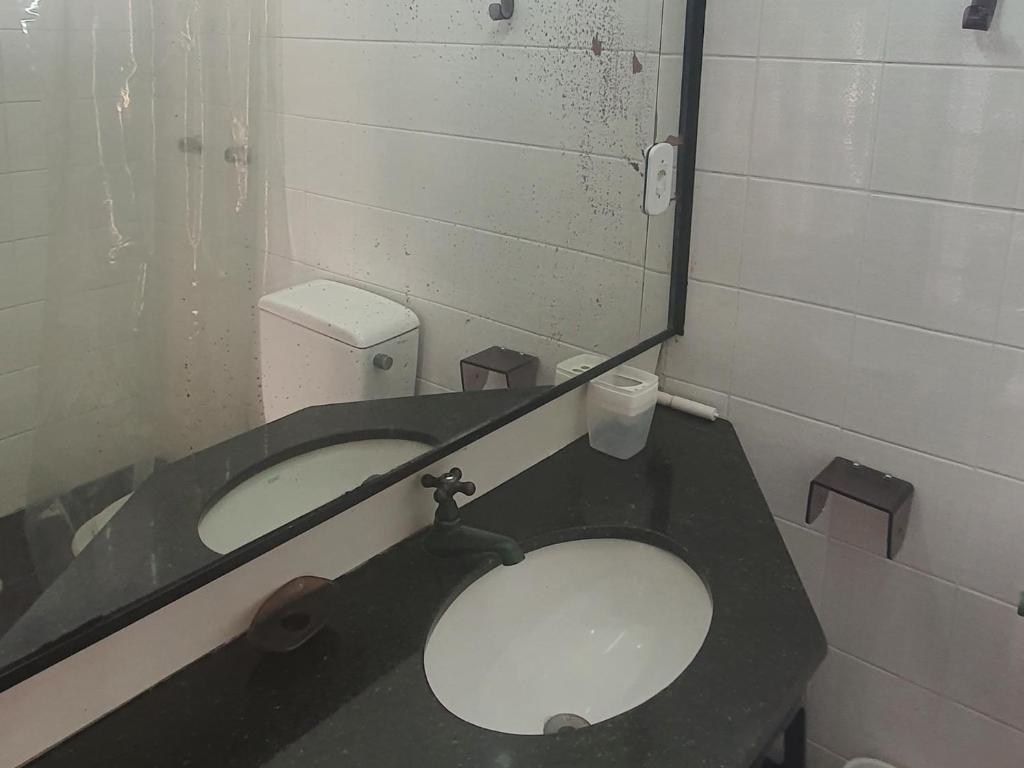  Casa com piscina de frente pro mar