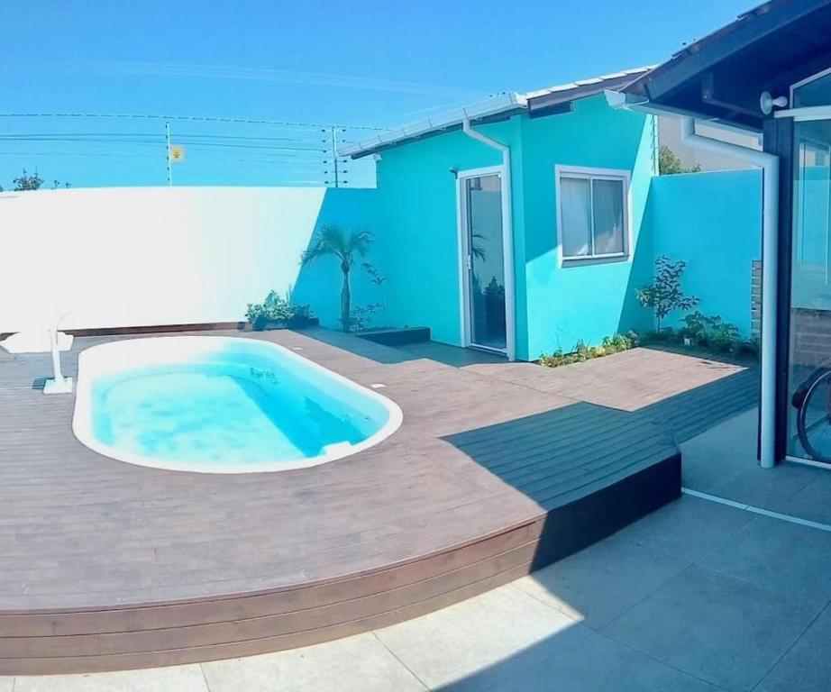  Casa com piscina