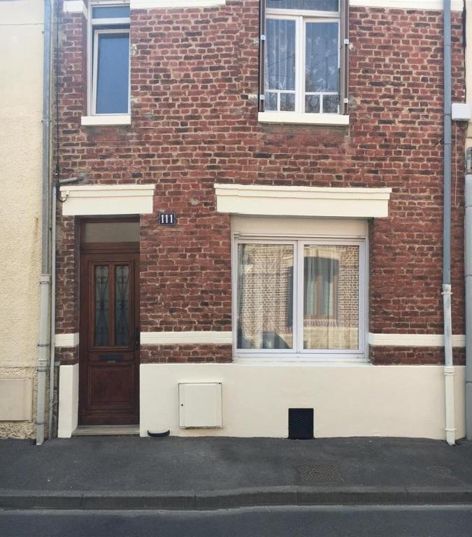 Spacious Quentoinise Town House - Maison 3 Chambres