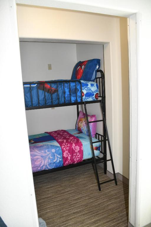 Holiday Inn Express & Suites Evanston by IHG - Suite King Con Una Litera