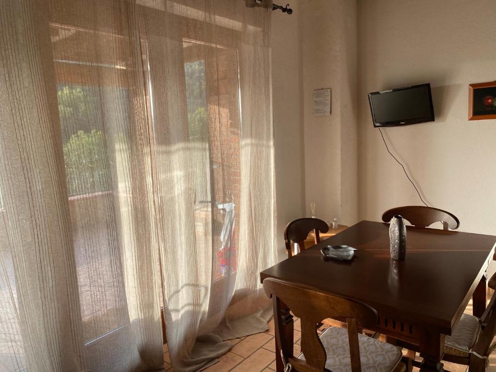 A television and/or entertainment centre at Podere La Tona