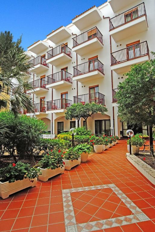 Hotel El Balear - Standard Dreibettzimmer Mit Gartenblick