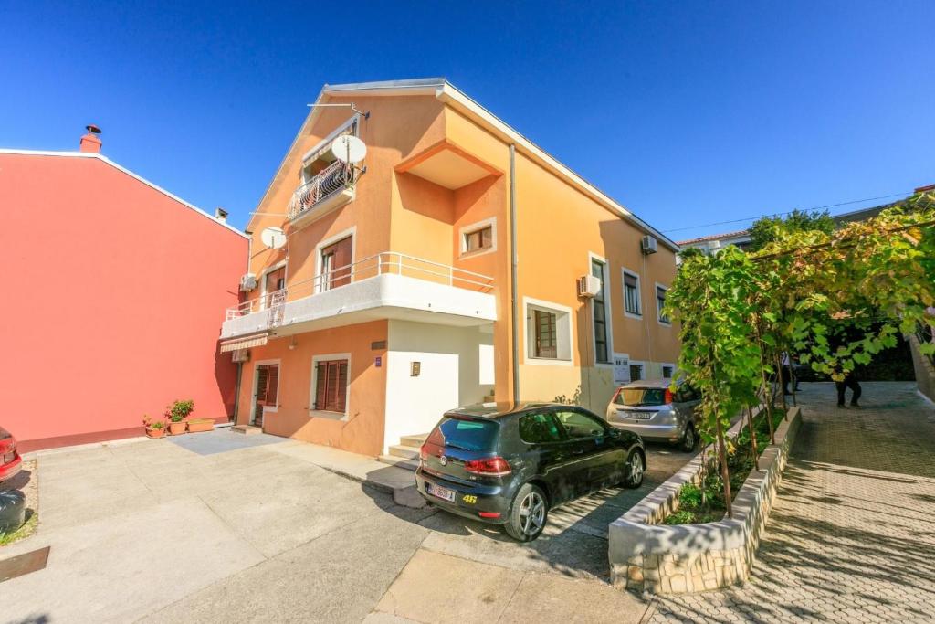 Three-Bedroom Apartment Crikvenica near Sea 1