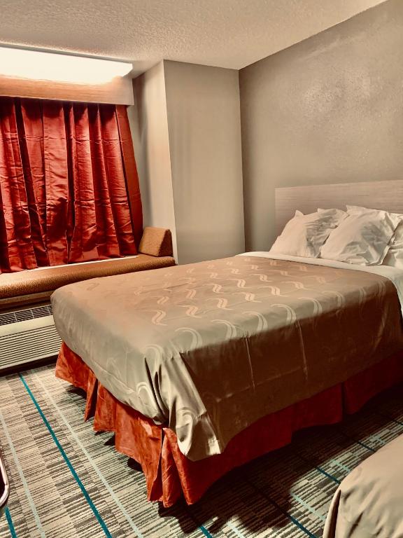 Quality Inn & Suites Grove City-Outlet Mall photo