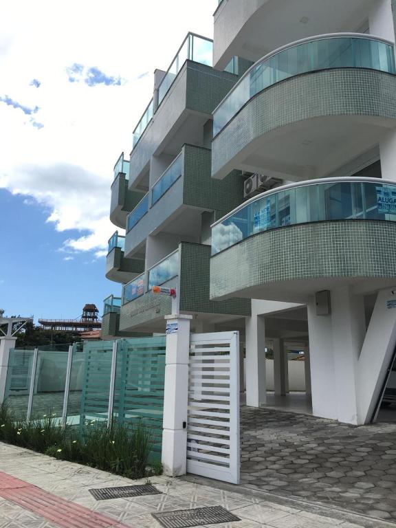  Apartamento no Condominio Solar das Oliveiras Ingleses