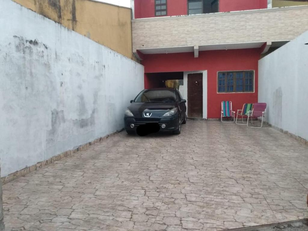  Excelente Sobrado em Mongaguá a 100 mts da praia.