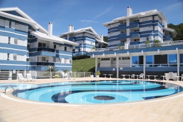  Apartamento Praia brava 100 metros da praia