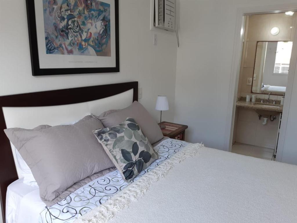  Apartamento Praia brava 100 metros da praia