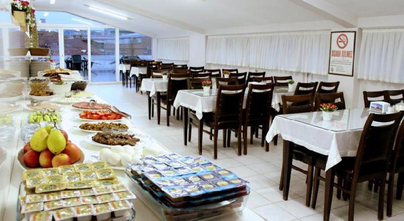 Hotel Kuk - Deluxe Double Room (1 Adult + 1 Child)