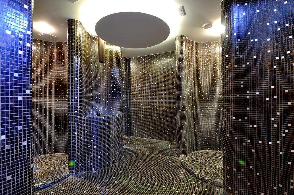 Koupelna v ubytování Hotel International