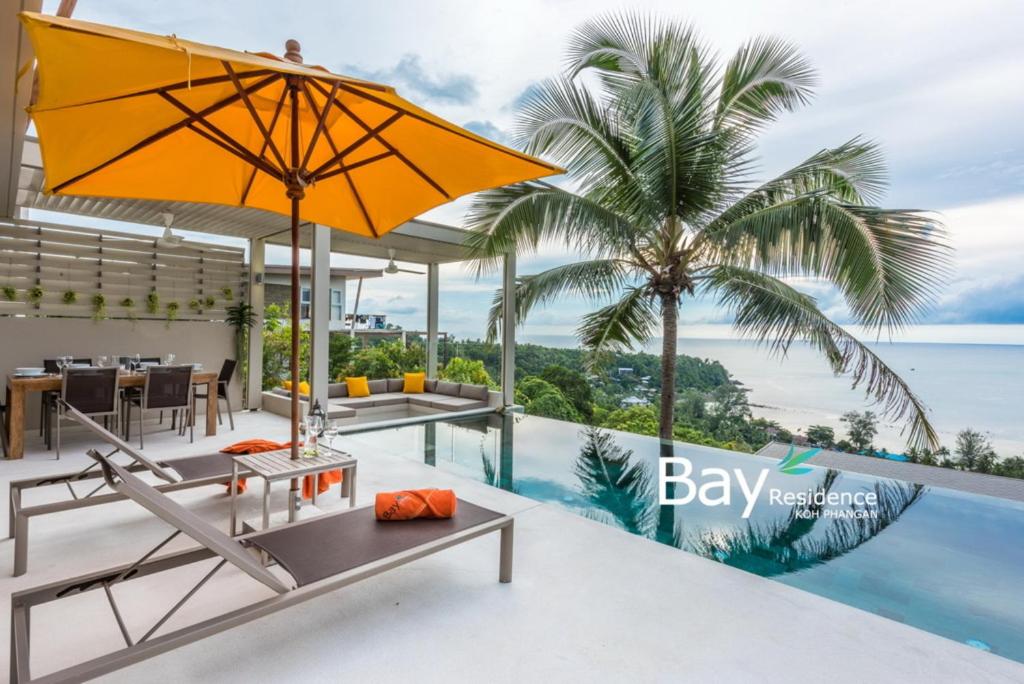 Der Swimmingpool an oder in der Nähe von Bay Villas Koh Phangan