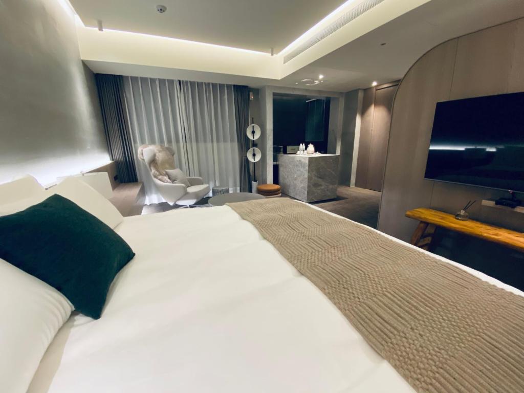 W house - Комната Королева
