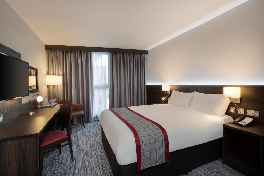 Ramada by Wyndham Leeds East - Resim 7