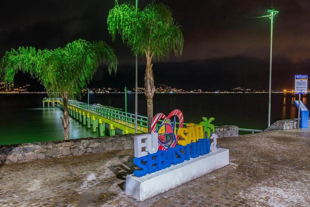  Maravilhosa casa 4 suítes a 100m da praia