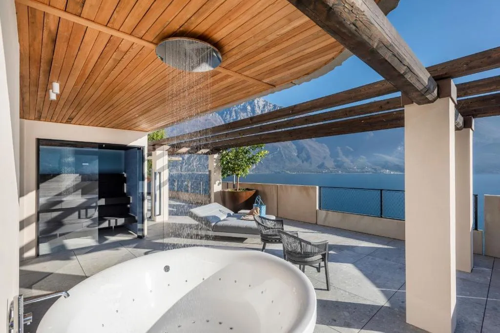 EALA My Lakeside Dream Limone sul Garda, April 2021