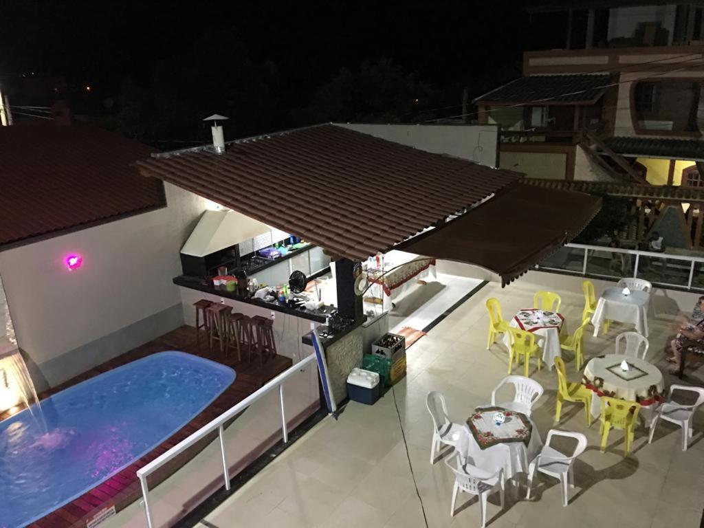  Casa Duplex com Piscina Excelente localização em Iriri