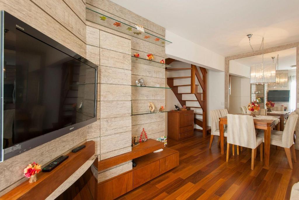  Apartamento completo com 2 quartos no centro de Canela