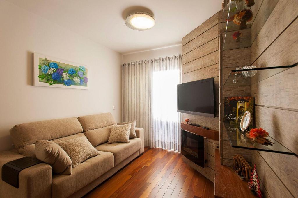  Apartamento completo com 2 quartos no centro de Canela