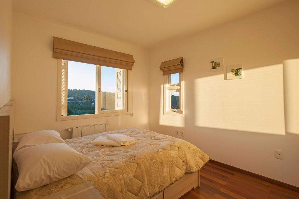  Apartamento completo com 2 quartos no centro de Canela