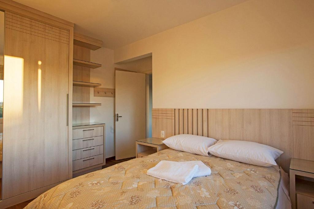  Apartamento completo com 2 quartos no centro de Canela