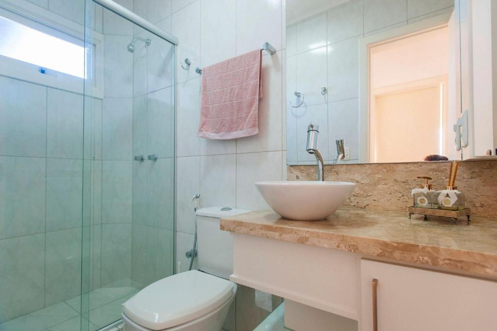  Apartamento completo com 2 quartos no centro de Canela