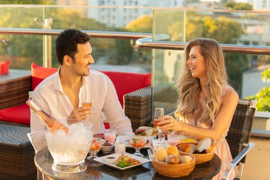  Del Rey Quality Hotel