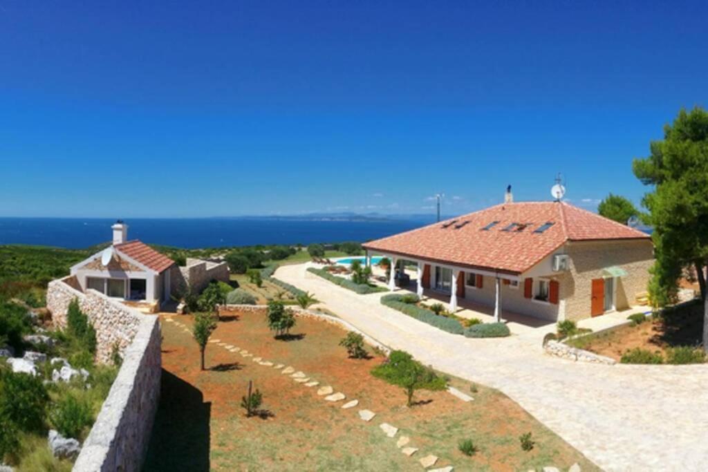 Príroda v okolí vily