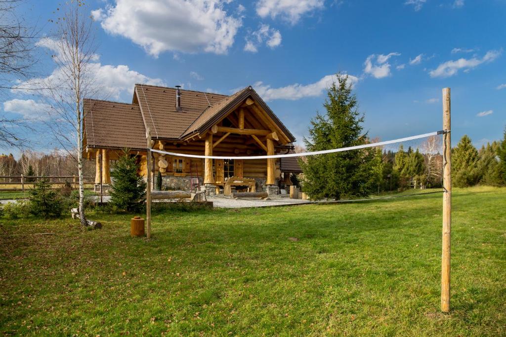 Zahrada ubytování KRALJICA ŠUME - Divjake Log Home