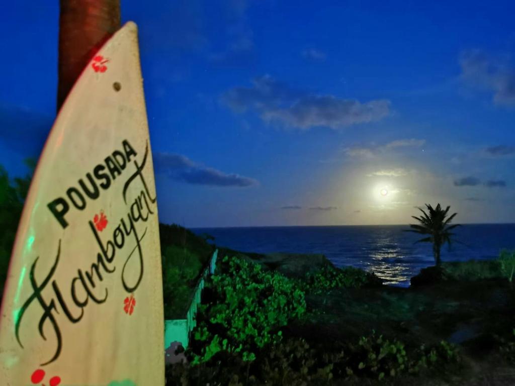  POUSADA FLAMBOYANT VILLAGE - Praia Das Fontes - 50mt da Gruta Mãe D'água