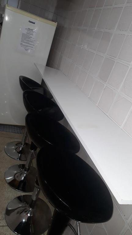  Apartamento mobiliado prédio frente ao mar
