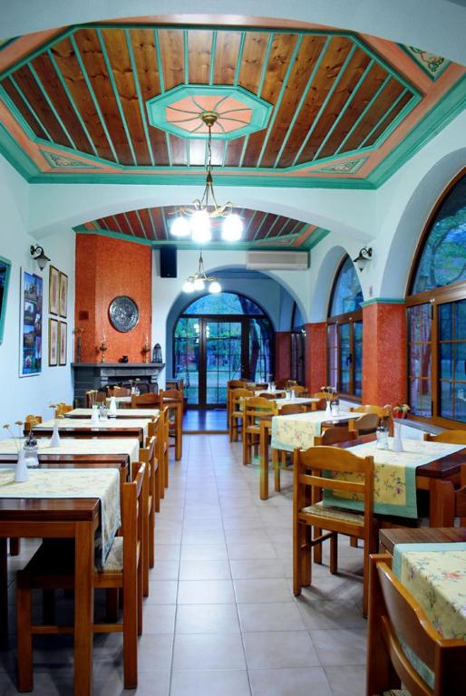 Restaurace v ubytování Hotel Faraggi