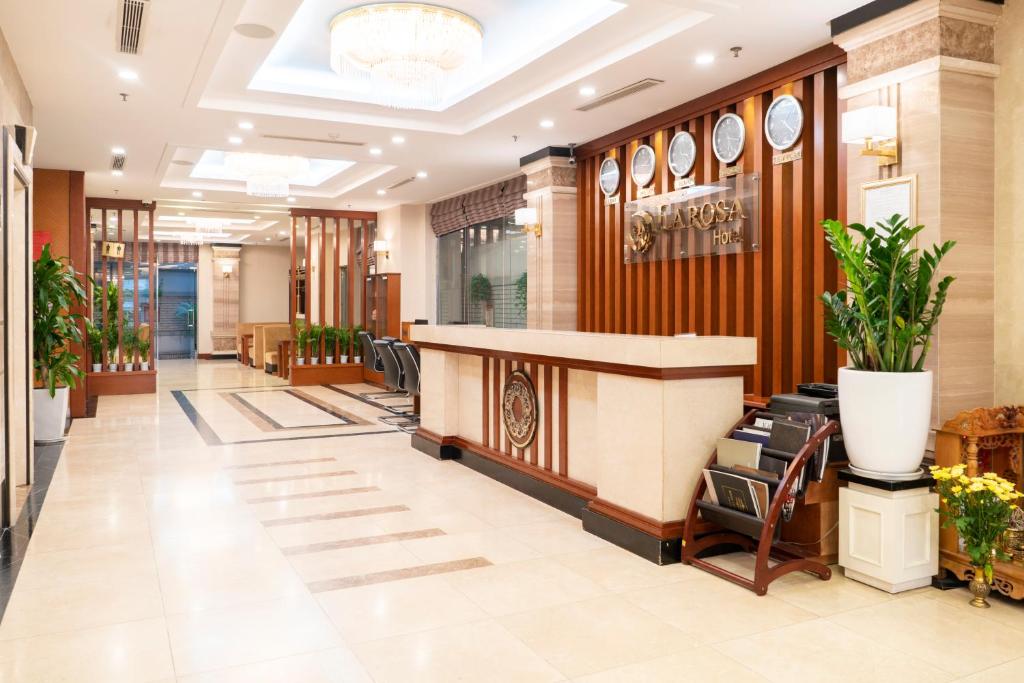 Vstupní hala nebo recepce v ubytování Hanoi Larosa Hotel