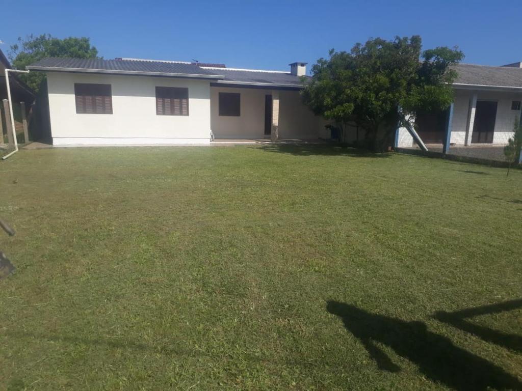  Casa Grande com amplo terreno em Imbé