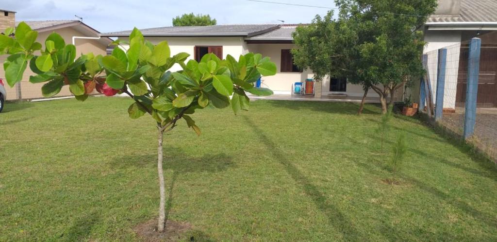  Casa Grande com amplo terreno em Imbé