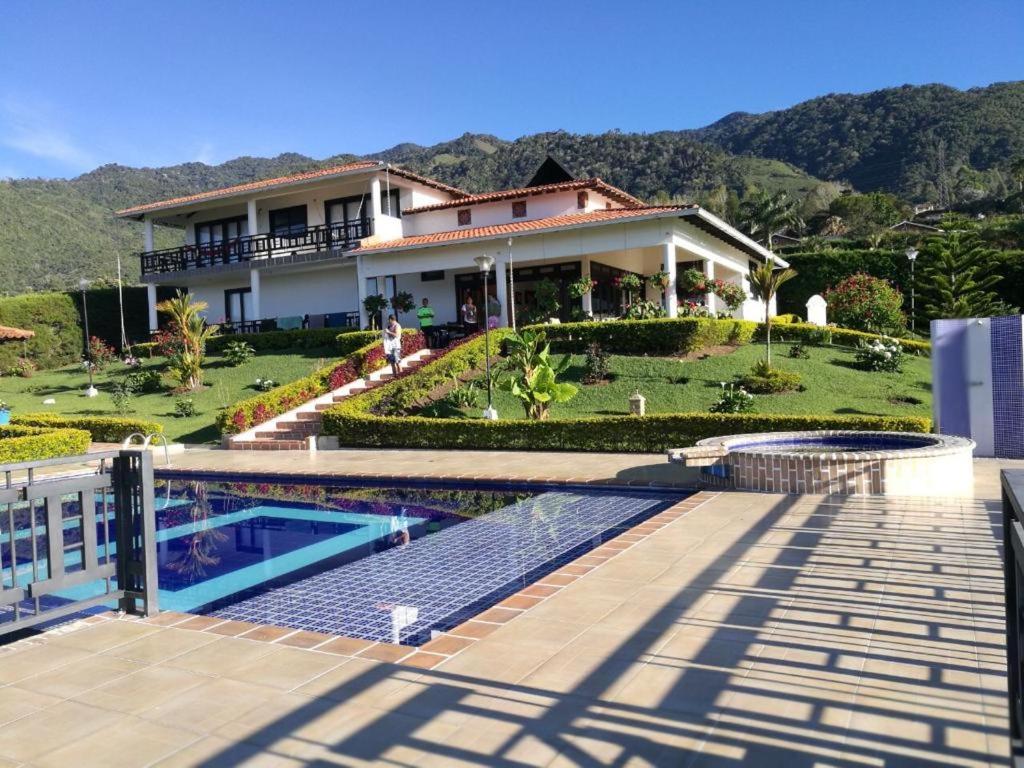 Finca Lago Calima with Excellent view - Casa Natalizia