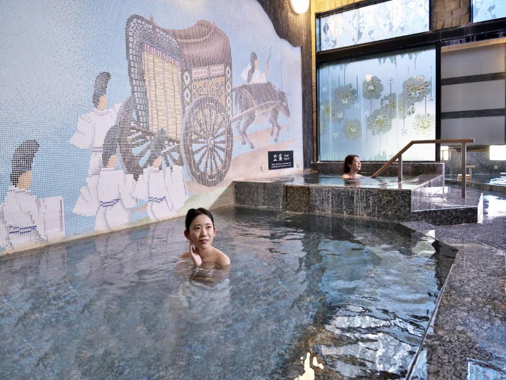 Bazén v ubytování Awara Grand Hotel nebo v jeho okolí