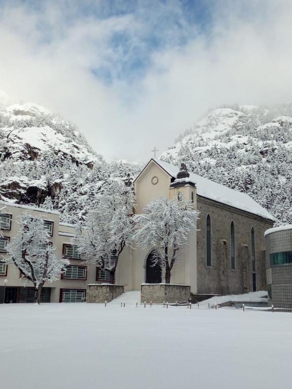 Hotel Continental Balneario de Panticosa v zimě