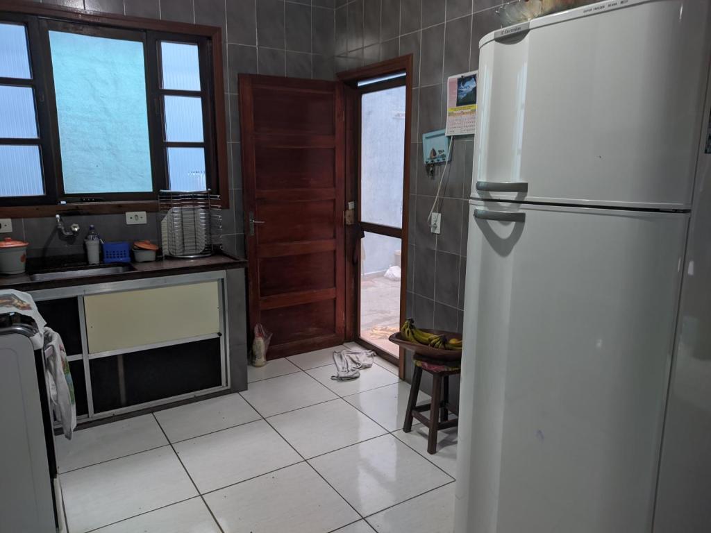  Casa pra temporada até 10 pessoas em Ubatuba