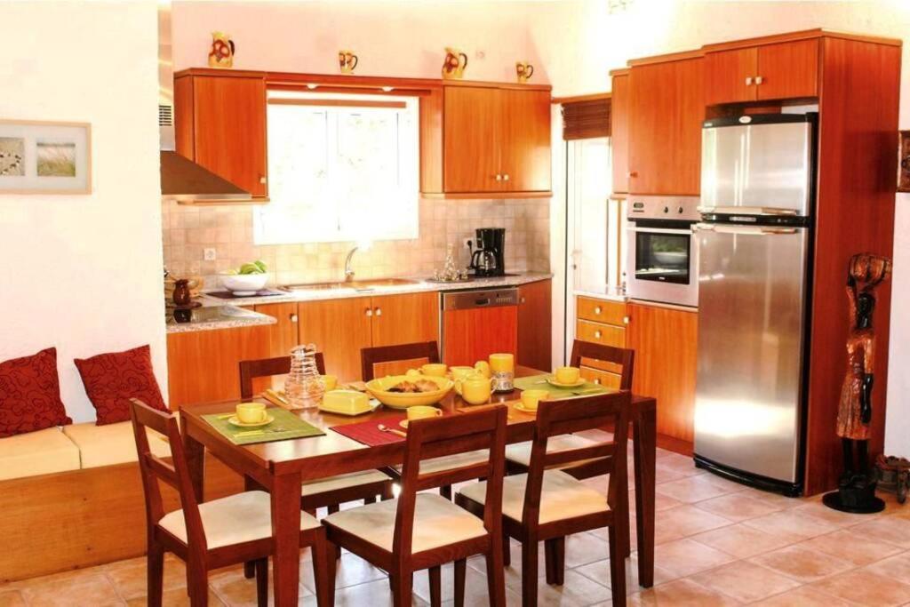 Kuchyň nebo kuchyňský kout v ubytování Platanos Estate
