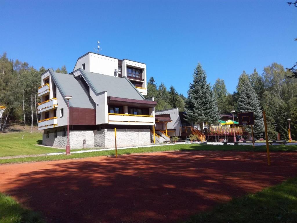 Budova, kde se hotel nachází