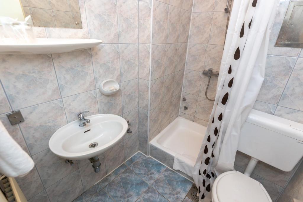 Koupelna v ubytování Hotel Zagreb