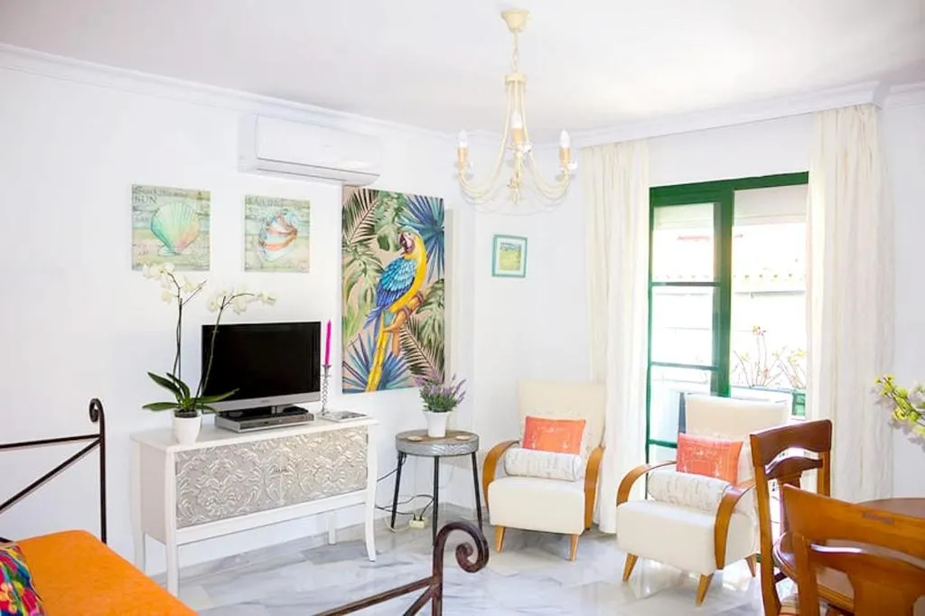 Apartment with one bedroom in Malaga with wonderful city view balcony and WiFi 1 km from the beach, Malaga, Spain