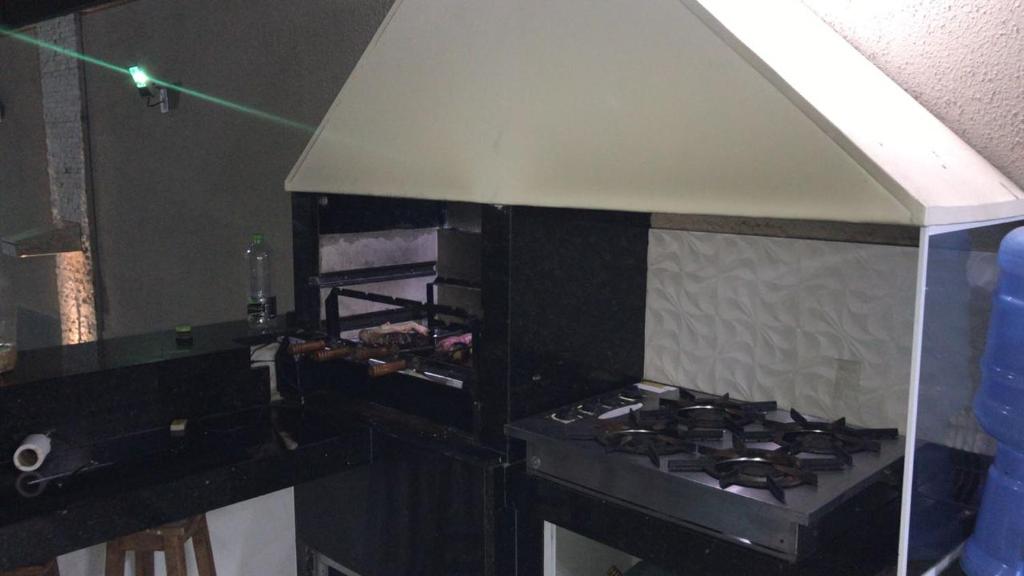  Casa Duplex com Piscina Excelente localização em Iriri