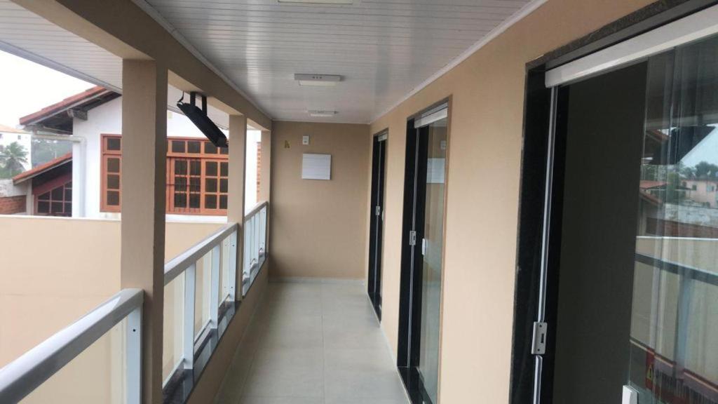  Casa Duplex com Piscina Excelente localização em Iriri