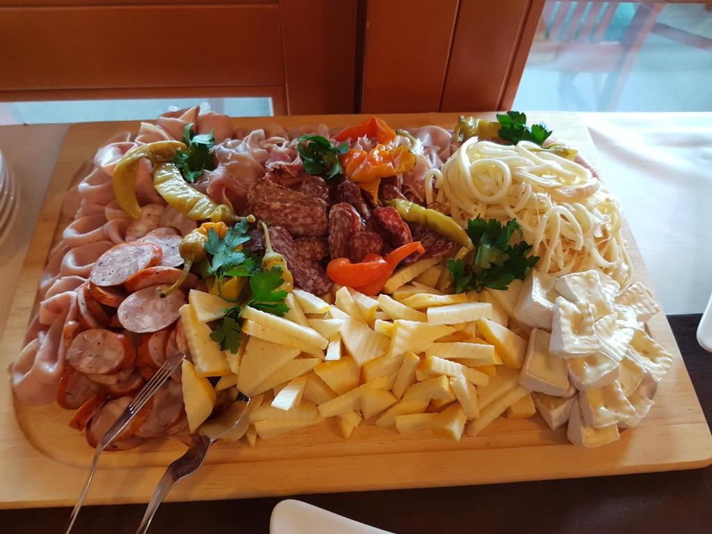 Jídlo v hotelu nebo okolí